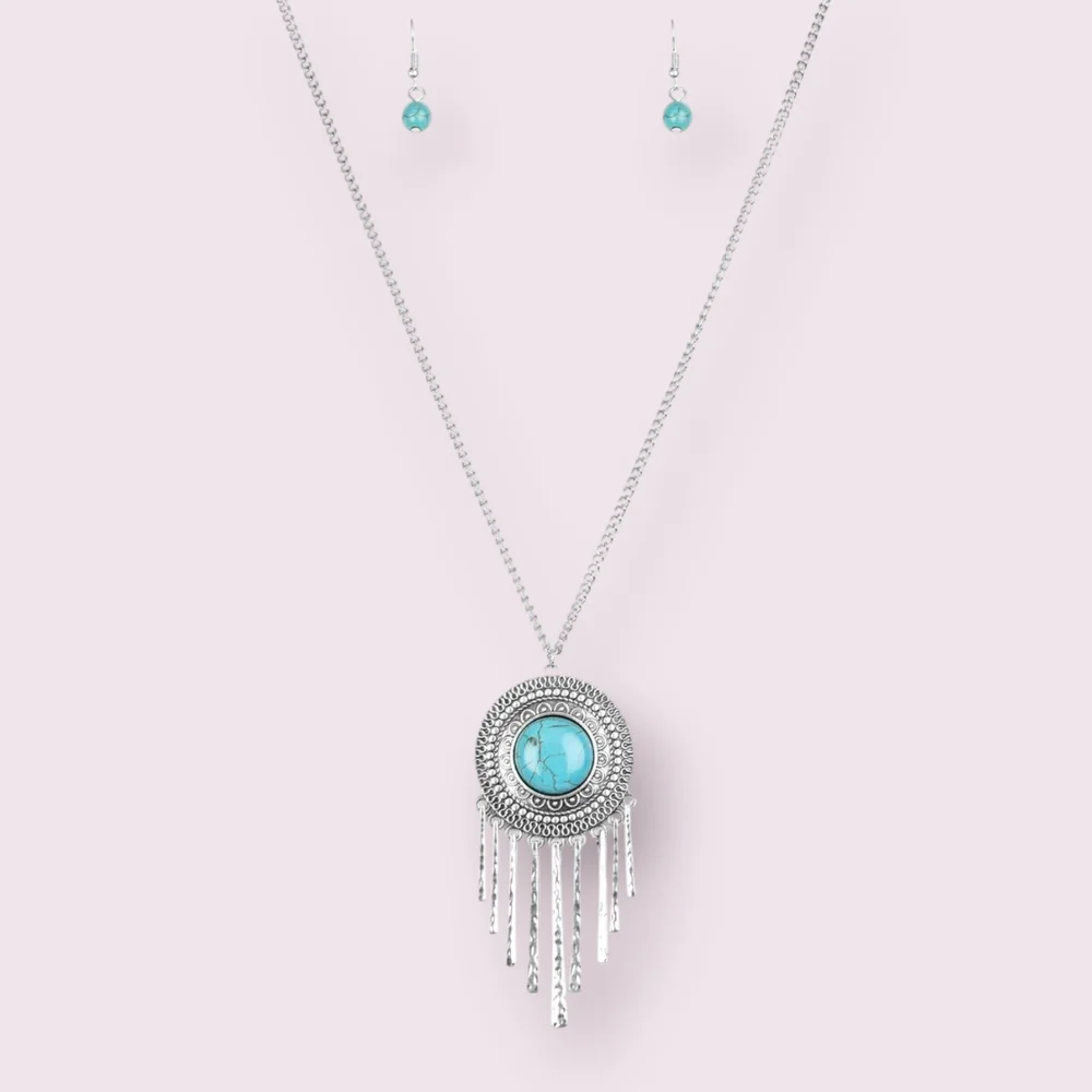 Vintage Paparazzi Silver and Faux Turquoise Fringe Necklace Set - Picture 1 of 3